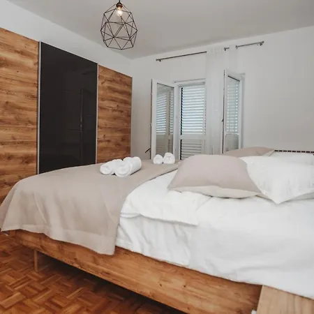 Mare Apartment *